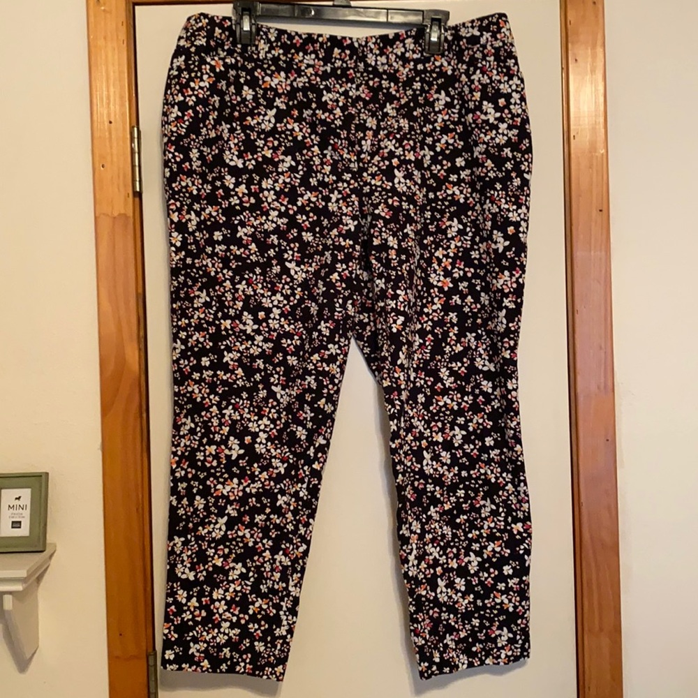 Liz Claiborne Career Woman floral pants
